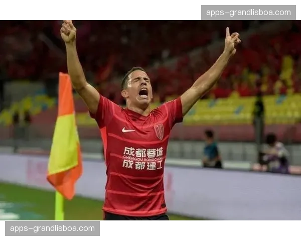 成都蓉城新援索罗金解围不干净，多次给对手二次进攻机会